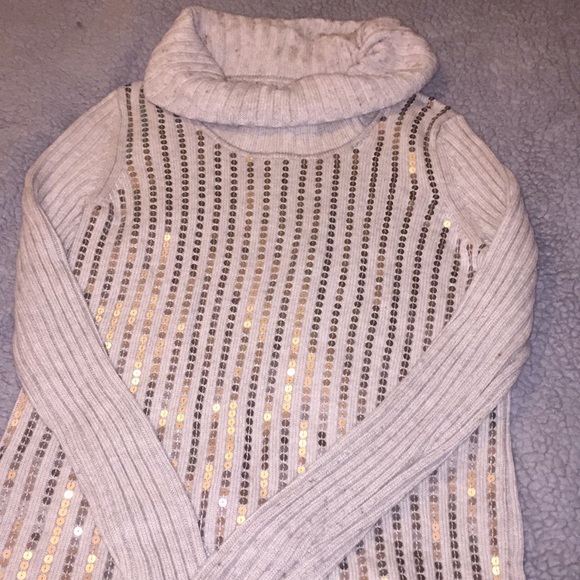 Banana Republic Heritage Collection Sweater - Picture 2 of 8